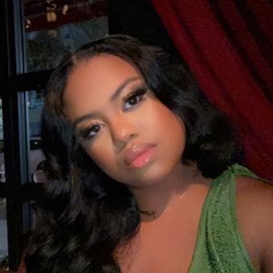 Meet your Posher, Fatima